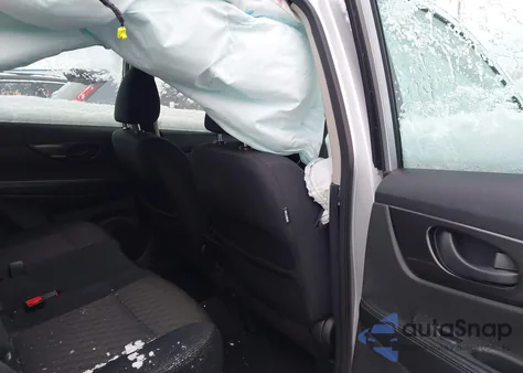 2019 Nissan Rogue S z USA, uszkodzony, nr VIN 5N1AT2MV0KC738083